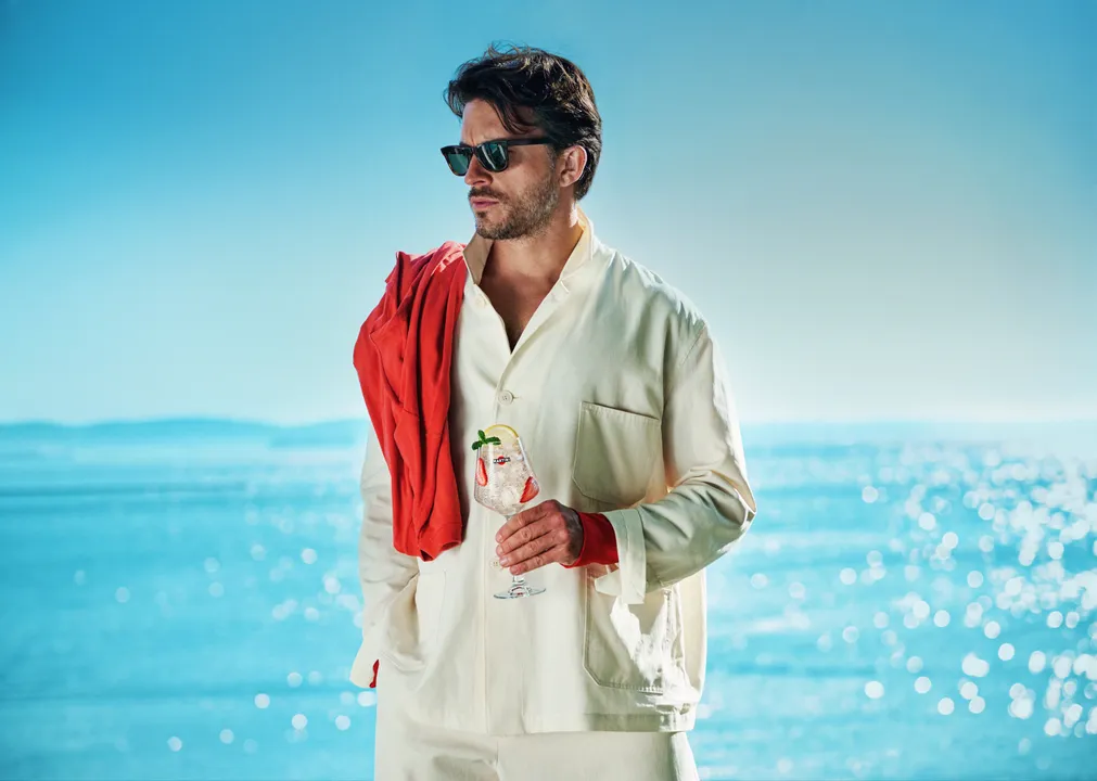 MARTINIManJonathanBaileyHeroImage.jpg (3)