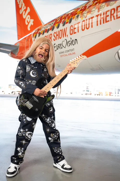 NIL POINTS? NOT MOI! YOUNG BRITS EMBRACE EUROVISION