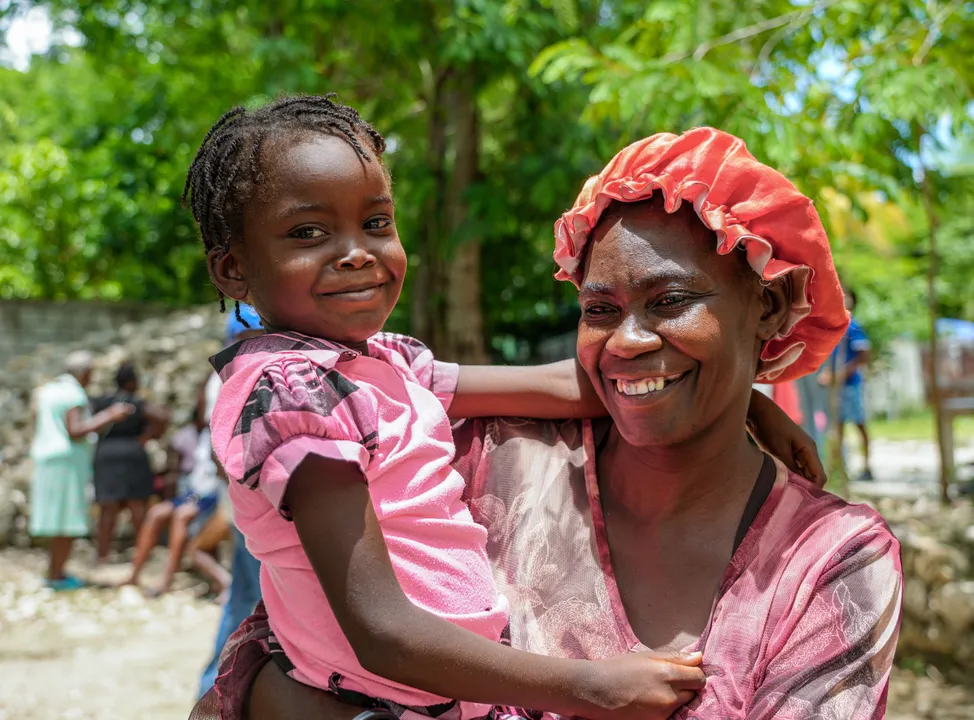 easyJet launches onboard summer collection to support UNICEF’s emergency work