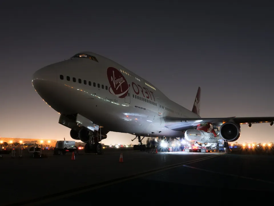 First Virgin Rocket Revealed: Speeds over 20x Speed of Sound 

