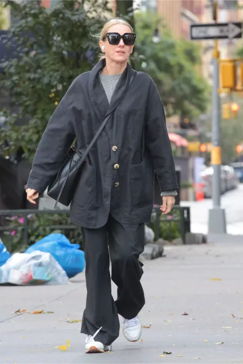 Naomi Watts’ Ultra-Comfy Sneakers Are Going to Sell Out