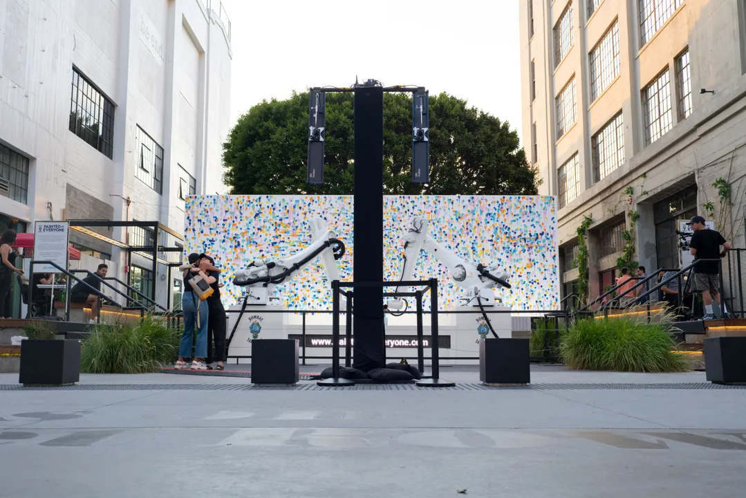 BOMBAY SAPPHIRE GIN® INVITES YOU TO DISCOVER THE POSSIBILITIES WITHIN