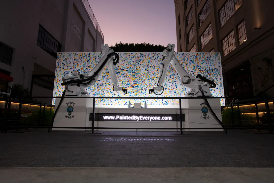 BOMBAY SAPPHIRE GIN® INVITES YOU TO DISCOVER THE POSSIBILITIES WITHIN