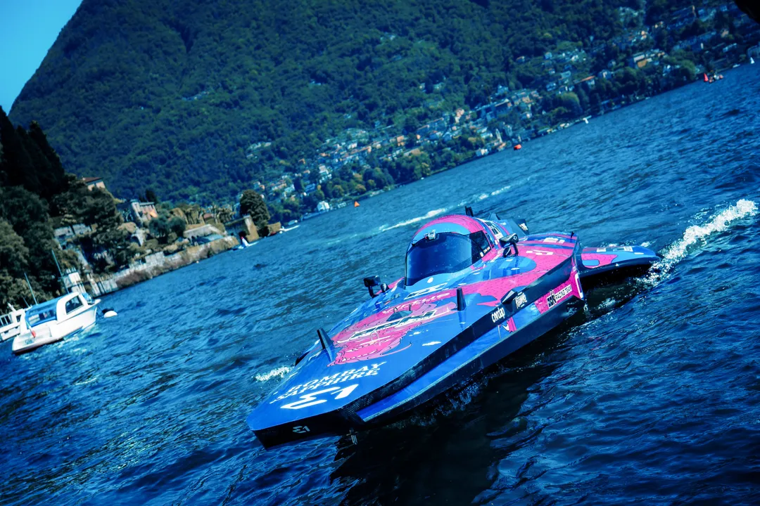 BOMBAY SAPPHIRE_GLOBAL_AOKI RACING PARTNERSHIP_SUPPORTING IMAGE_001.jpg